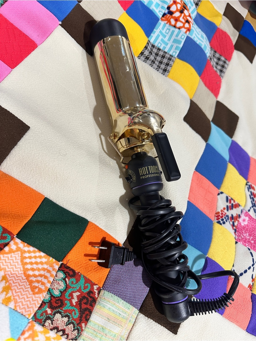 HOT TOOLS (2018 MODEL) Pro Artist 24K Gold Jumbo Curling Iron 2 inch model 1111